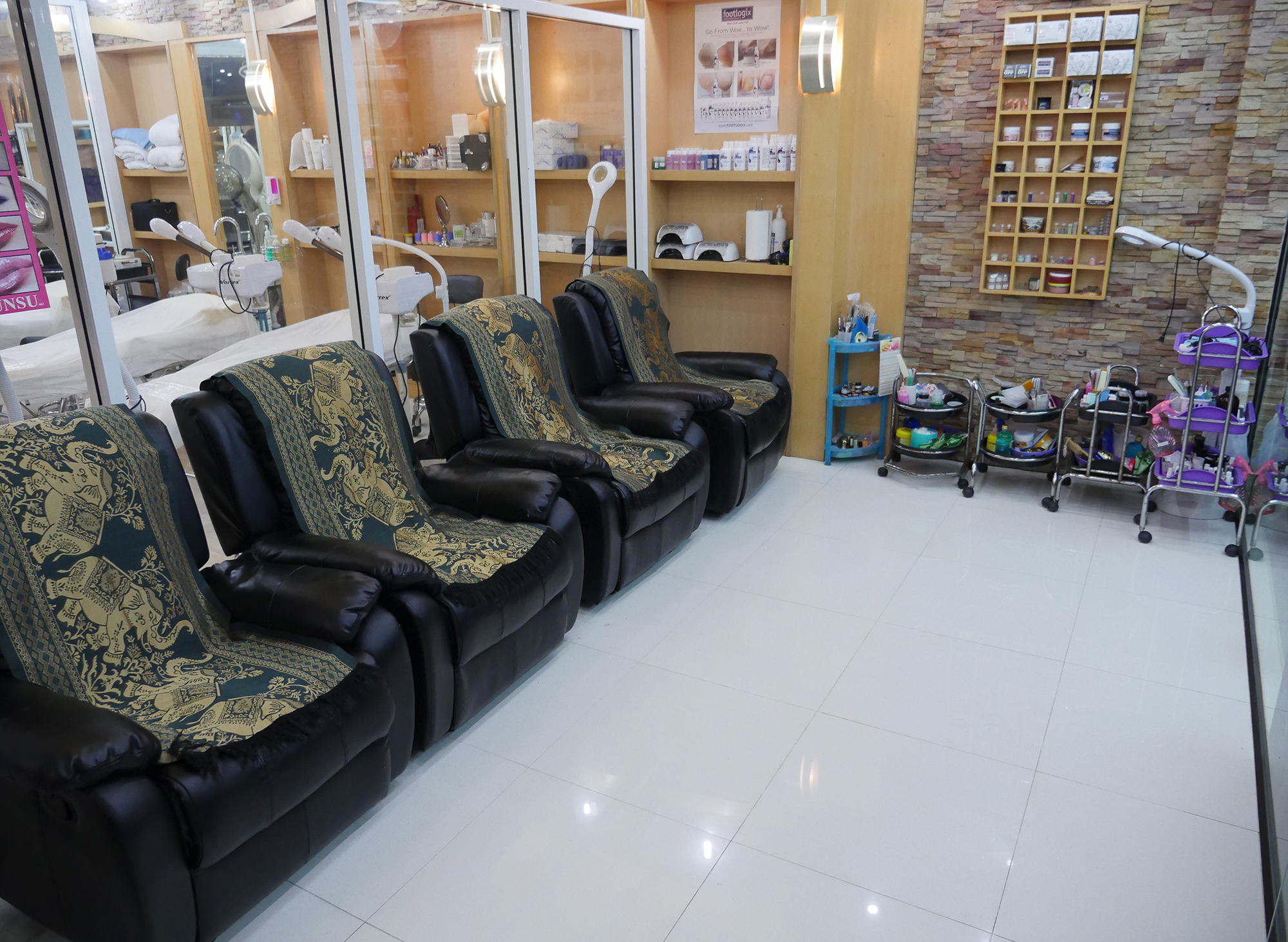 MANICURE-AND-PEDICURE-IN-PATONG-BEACH