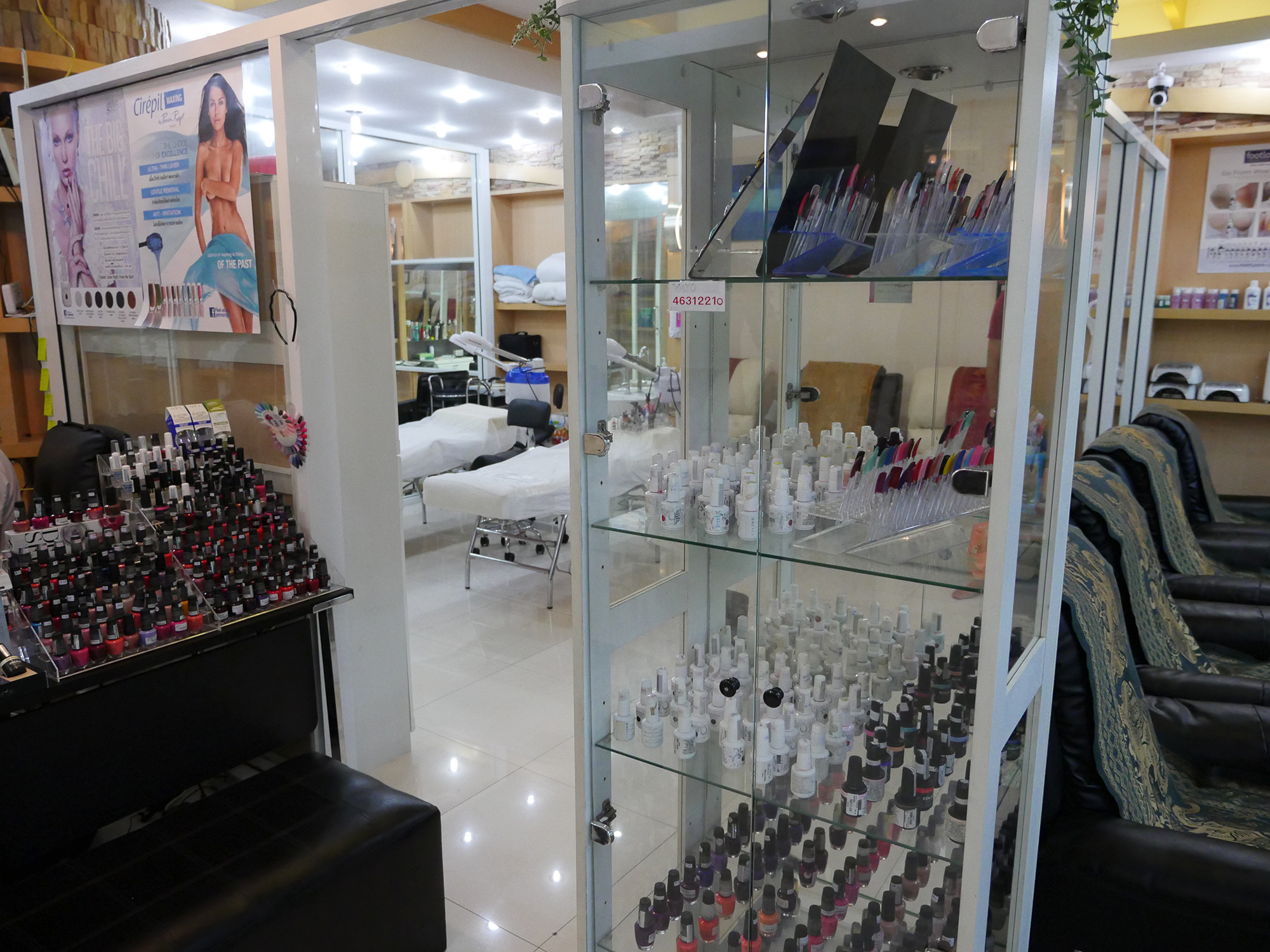 SHELLAC-NAILS-IN-PATONG-BEACH